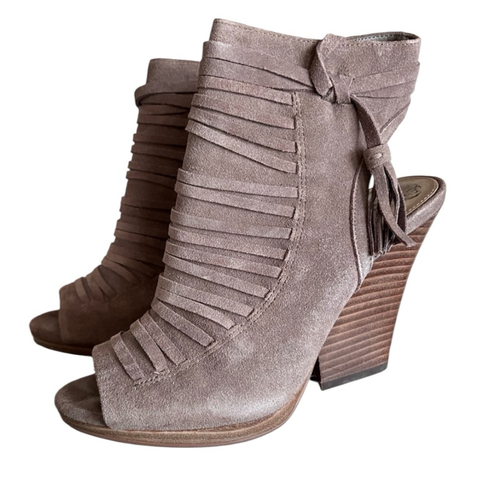 Vince Camuto Taupe Suede Heel SZ 7 M